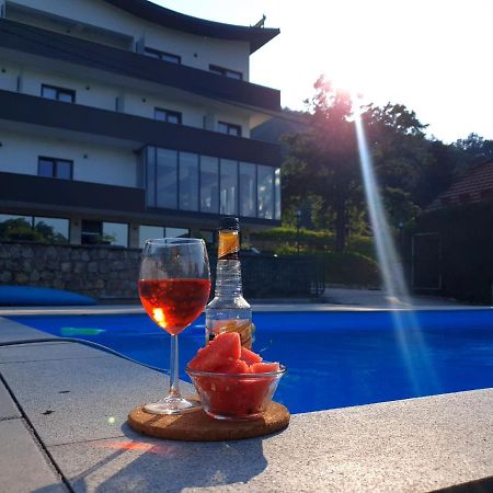 Hotel Lohovo บีฮัช ภายนอก รูปภาพ