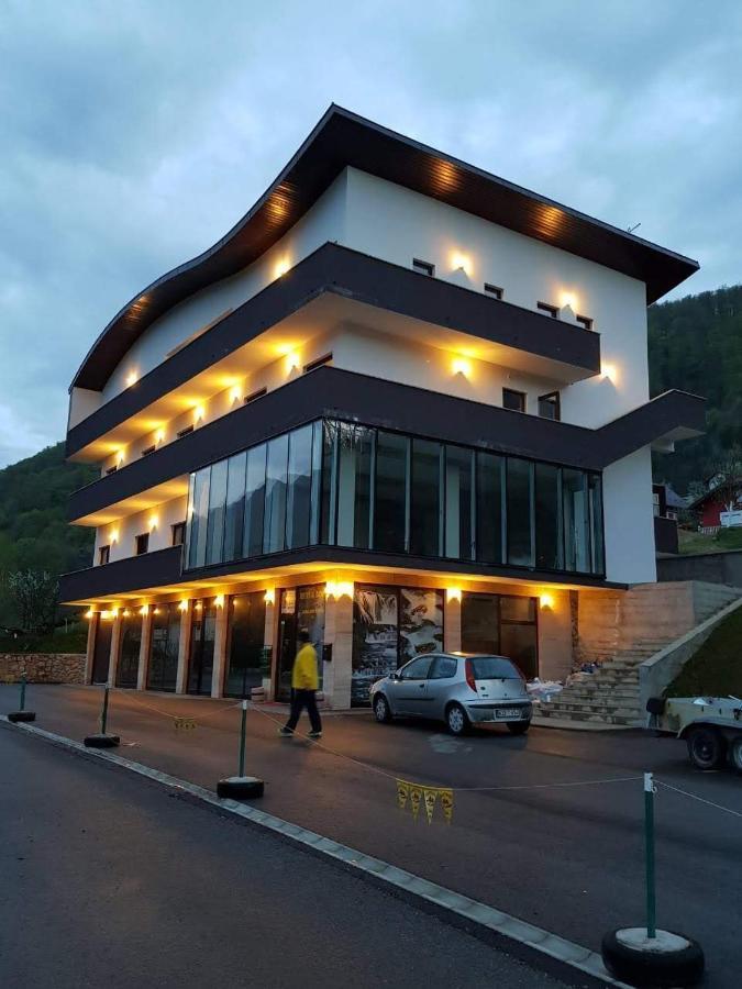 Hotel Lohovo บีฮัช ภายนอก รูปภาพ