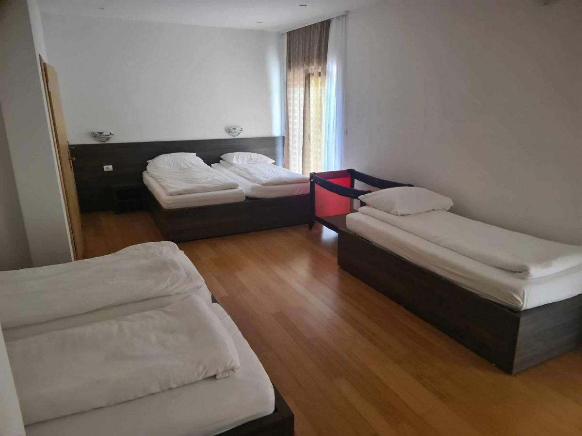 Hotel Lohovo บีฮัช ภายนอก รูปภาพ