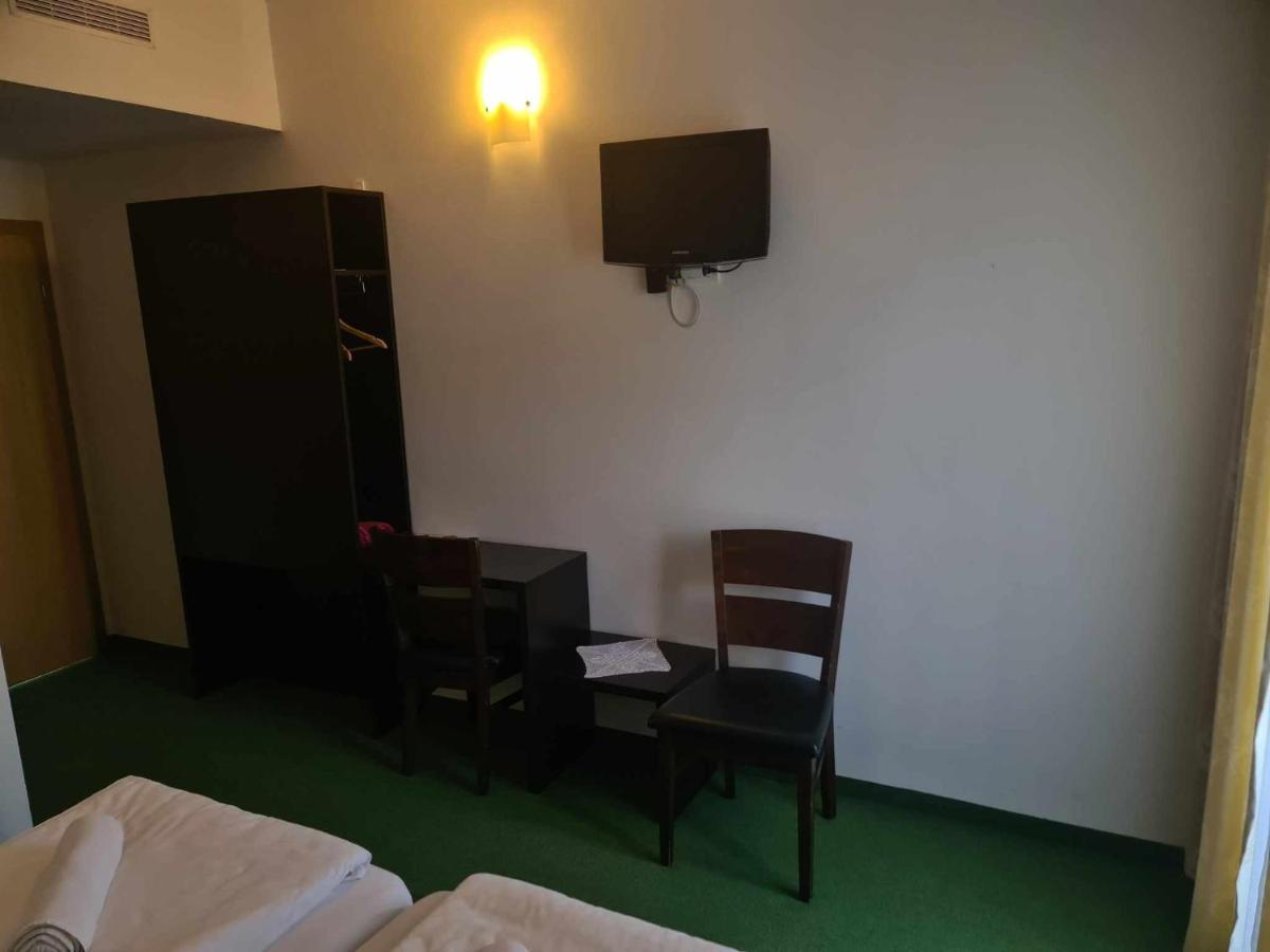 Hotel Lohovo บีฮัช ภายนอก รูปภาพ
