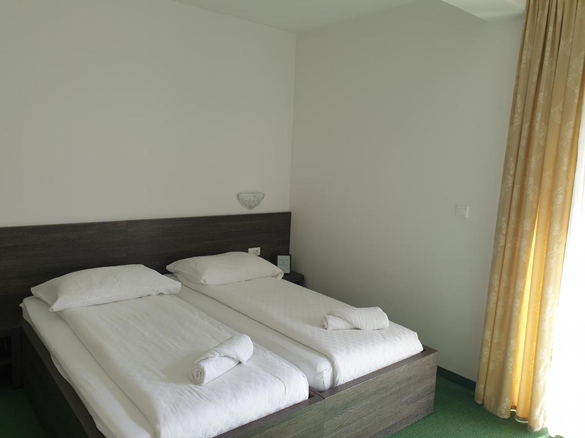 Hotel Lohovo บีฮัช ภายนอก รูปภาพ
