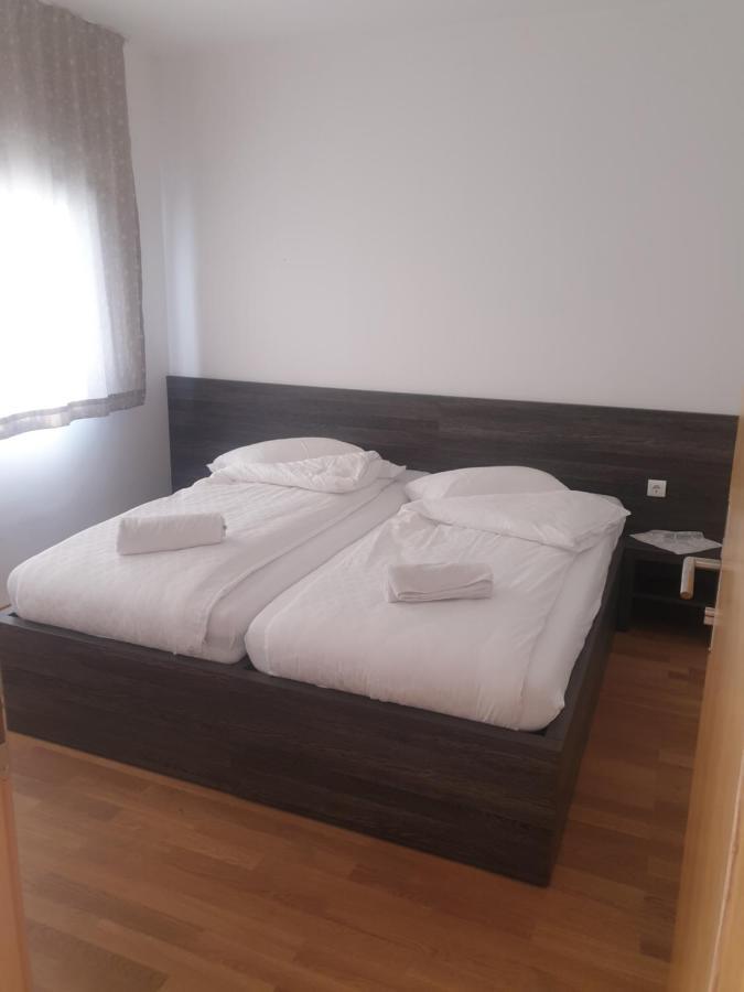 Hotel Lohovo บีฮัช ภายนอก รูปภาพ