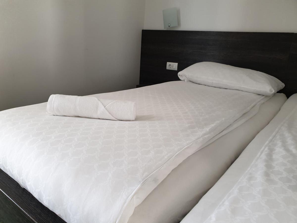 Hotel Lohovo บีฮัช ภายนอก รูปภาพ